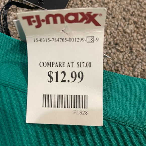 Green TJ Maxx halter top - size Large - Picture 3 of 4